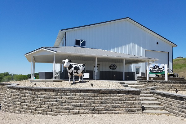 Stensland Family Farms country store, Larchwood